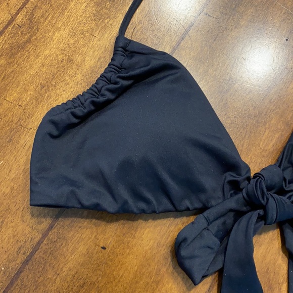 Roxy reverse triangle tie front bikini top🖤 - Picture 3 of 5